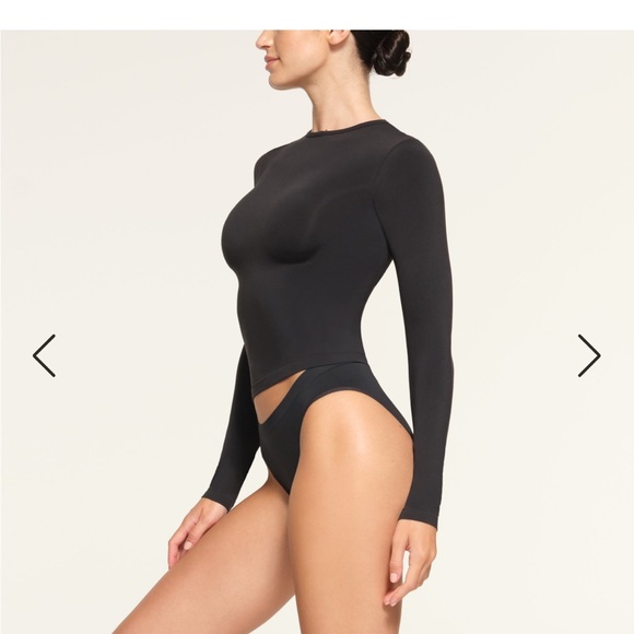Skims Soft Smoothing Seamless Long Sleeve T-shirt size small NWT Onyx Black - Picture 3 of 5